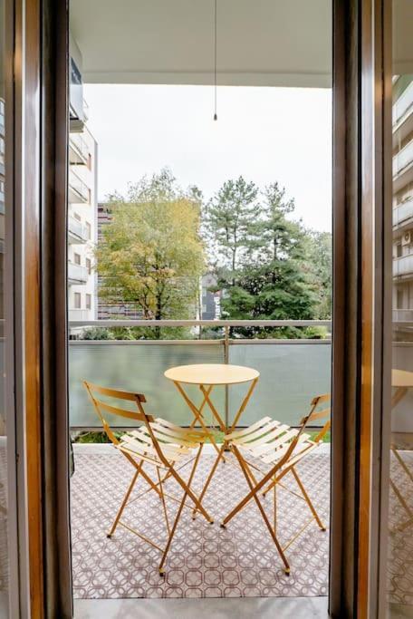 Luxury 1 Bedroom Apartment, Close To San Siro, Fiera And 10 Min Metro To Duomo ميلان المظهر الخارجي الصورة