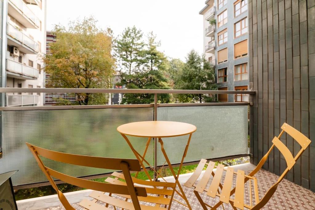 Luxury 1 Bedroom Apartment, Close To San Siro, Fiera And 10 Min Metro To Duomo ميلان المظهر الخارجي الصورة