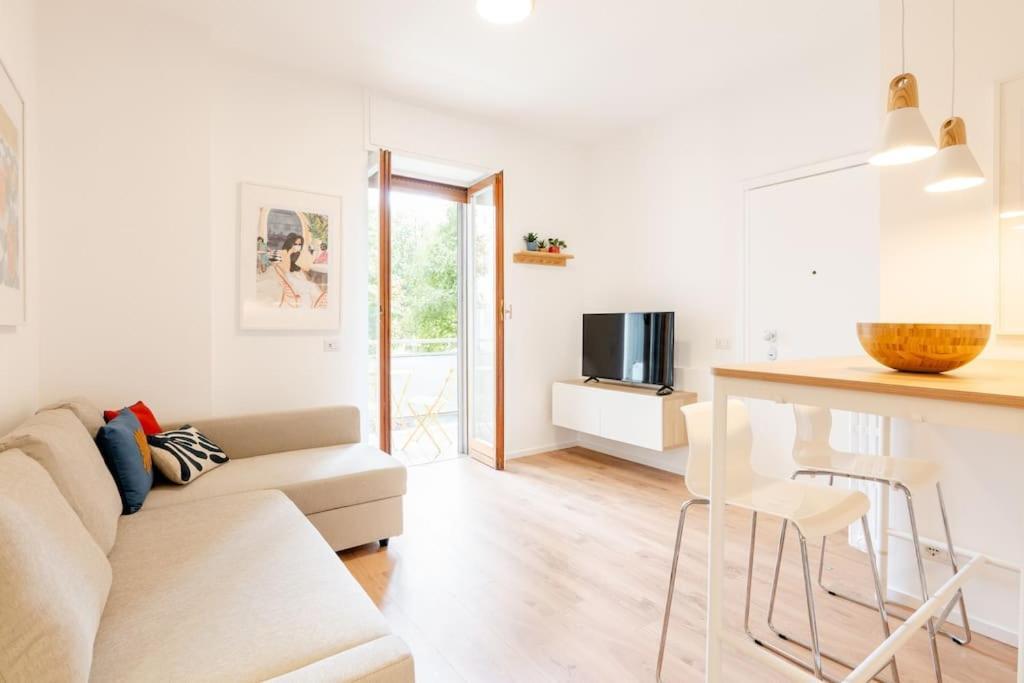 Luxury 1 Bedroom Apartment, Close To San Siro, Fiera And 10 Min Metro To Duomo ميلان المظهر الخارجي الصورة